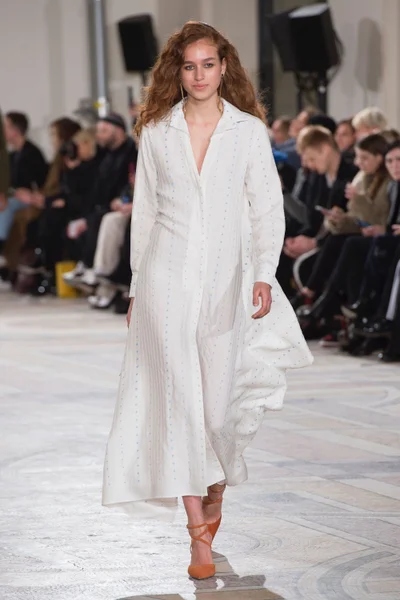 Look 4